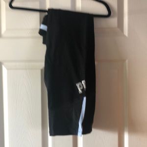 Flat crop legging